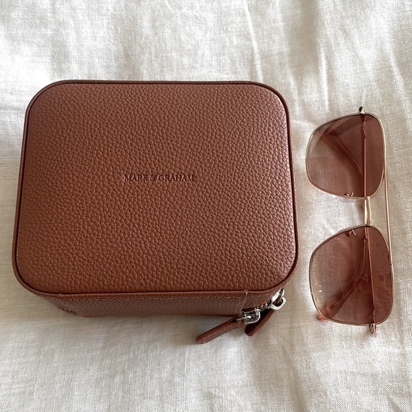 Mark & Graham Travel Accessories Case – New – Compact Organizer - Picture 7 of 8